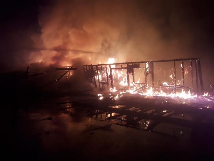 Parke Fabrikasında Yangın