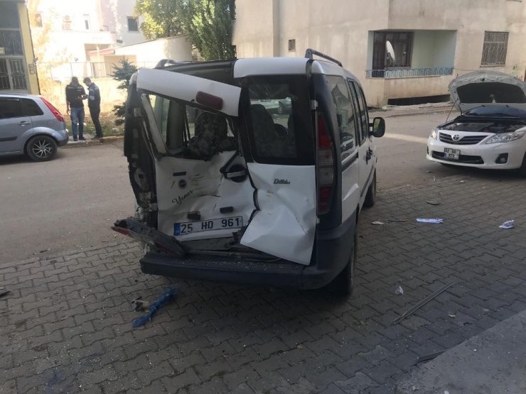 Erzurum’da Traktör İşyerine Girdi