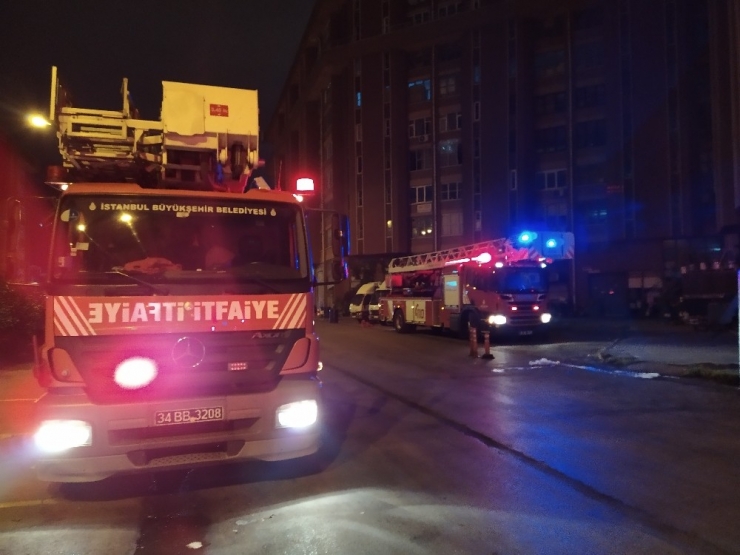 Başakşehir Aykosan’da İş Yerinde Korkutan Yangın