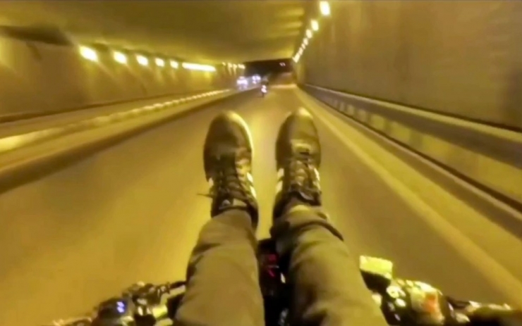 Motosikletli Maganda Hareketleri İle Adeta Ölüme Meydan Okudu