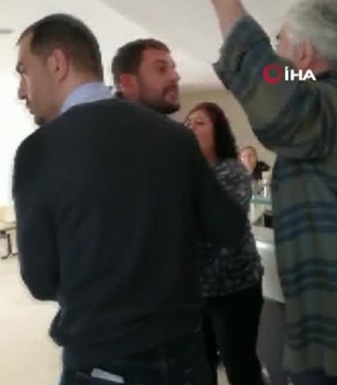 Doktor İle Hasta Yakını Arasındaki Yumruklu Kavga Kamerada