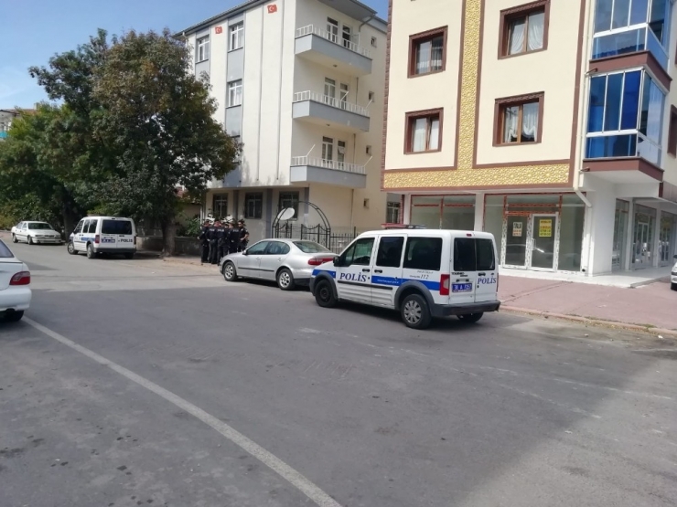 Kayseri’de Bir Kişi Tartıştığı Adamı Bıçaklayarak Öldürdü