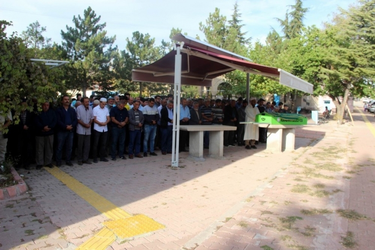 Kazada Hayatını Kaybeden Genç Son Yolculuğuna Uğurlandı