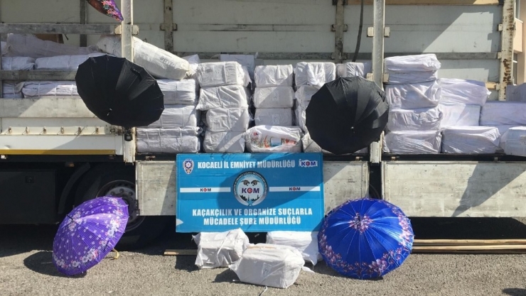 Kocaeli’de 41 Bin 420 Adet Gümrük Kaçağı Şemsiye Ele Geçirildi