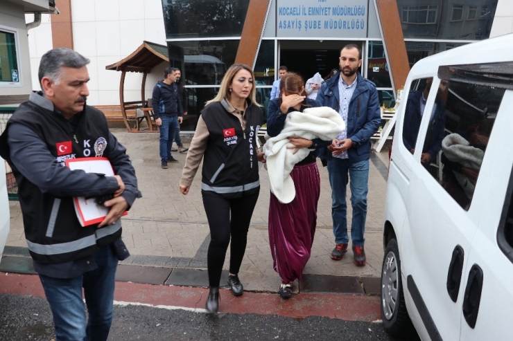 Girdikleri Evden Çocukların Kumbaralarını Çalan 3 Hırsız Yakalandı