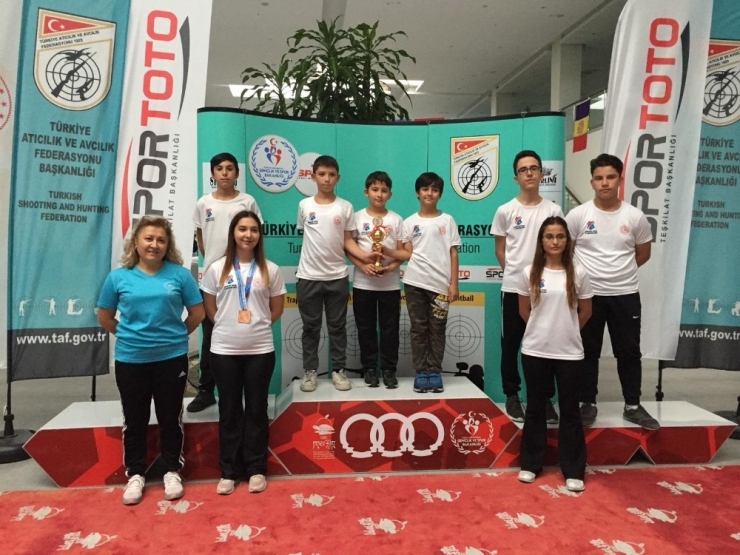 Denizlili Sporcular Mersin’den Madalyalar İle Döndü