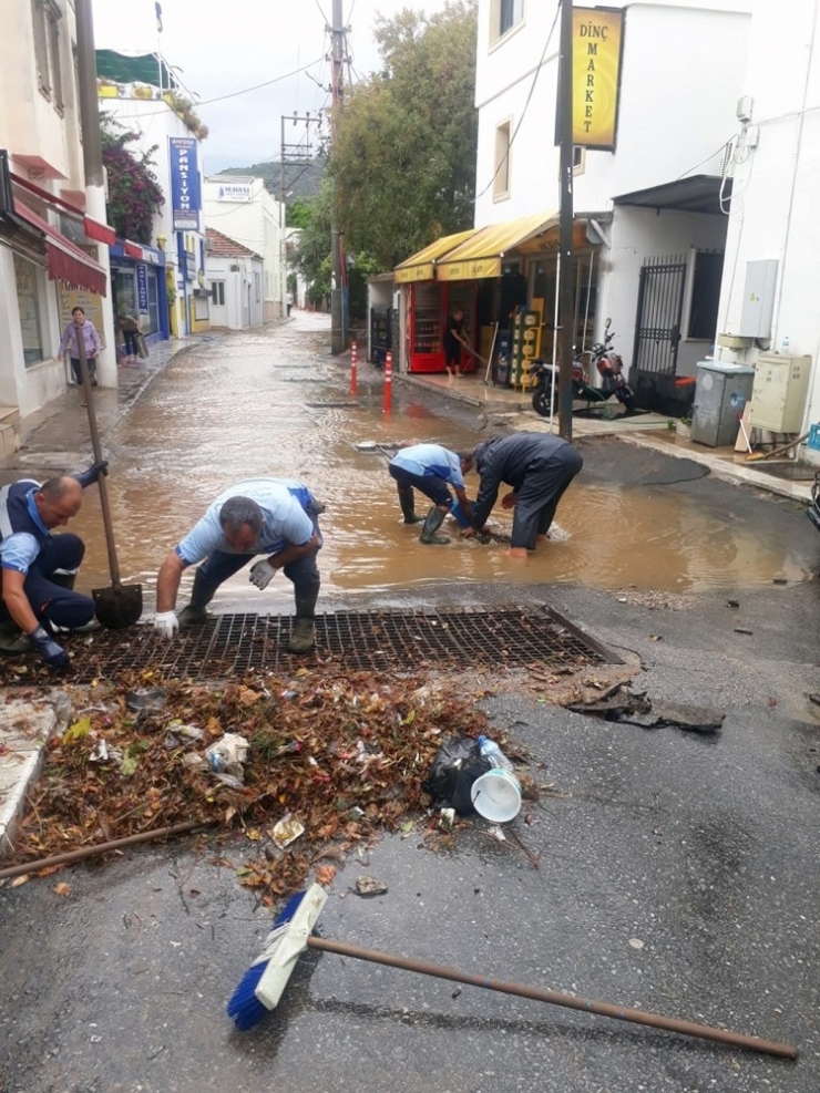 Muski’den Bodrum’da Su Baskınlarına Kısa Sürede Müdahale