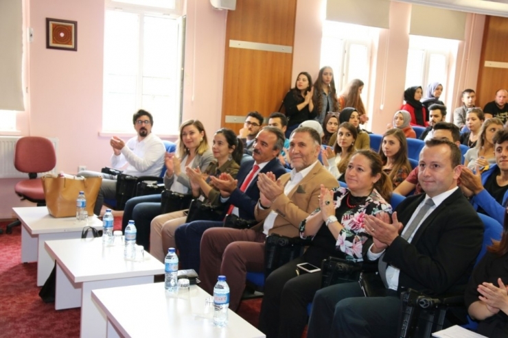 Rektör Bağlı İibf’de “Avrupa Birliği’nin Kuruluş Felsefesi” Üzerine Konuştu