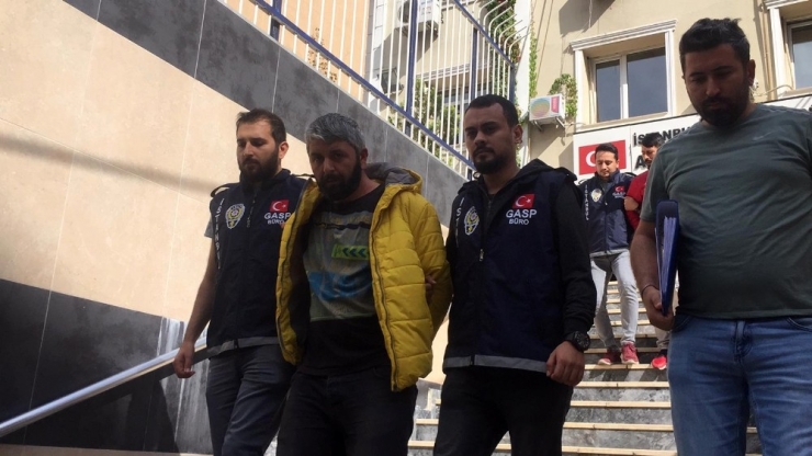 Ümraniye’de Market Soygunu Kamerada