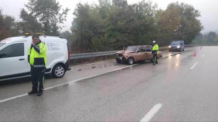 Bursa’da Yağmurla Gelen Zincirleme Kaza: 3 Yaralı