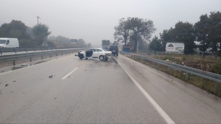 Bursa’da Yağmurla Gelen Zincirleme Kaza: 3 Yaralı