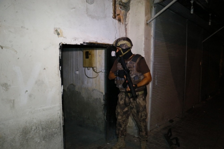 Adana Merkezli 5 İlde 800 Polisle Dev Çete Operasyonu: 74 Gözaltı Kararı