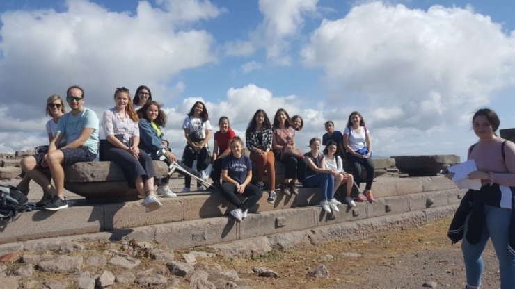 Burhaniye’de Alman Öğrenciler Çini Sanatını Öğrendi