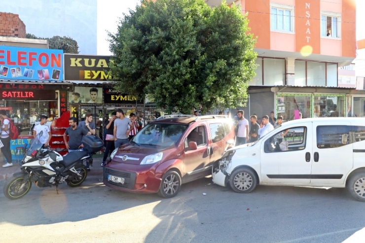 Zincirlemeye Kazaya Karıştı, Kiralık Aracı Bırakıp Kaçtı