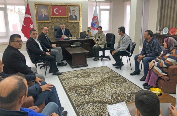 Başkan Kılıç’tan Rekortmen Sporculara Ödül