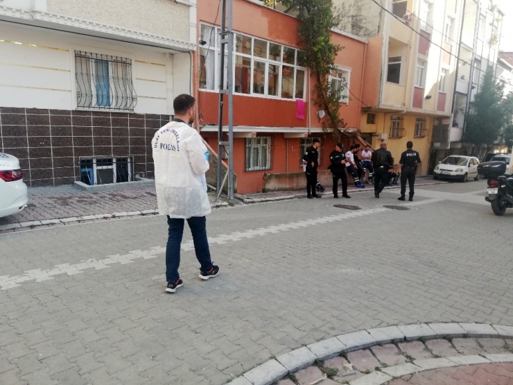 Esenyurt’ta Feci Olay: Yaşlı Kadın Boğazı Kesilmiş Halde Bulundu