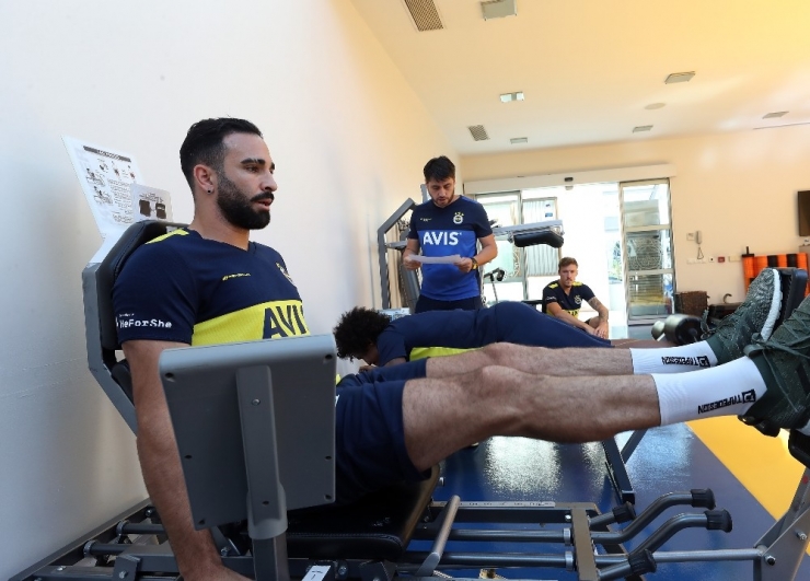 Fenerbahçe Milli Oyunculardan Yoksun Çalıştı