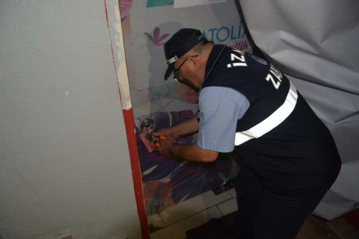 İzmit’te Kural Tanımayan 3 İş Yerine Kapatma Cezası