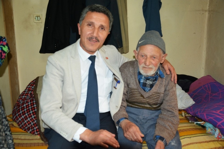 Başkan Kaya: “Büyüklerimiz Baş Tacımızdır"