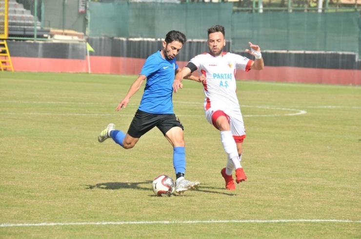 Karaköprü Belediyespor Liderliğe Yükseldi