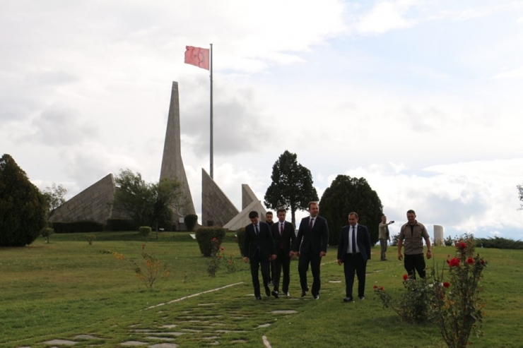 Kaymakamlardan Şehitlere Dua