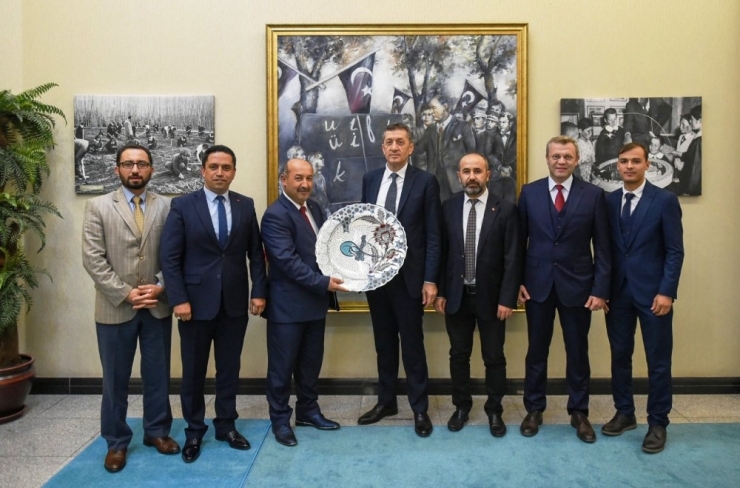 Müdür Başyiğit, Bakan Selçuk’a Veri Madenciliği Raporunu Sundu