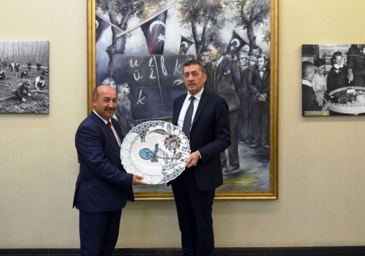 Müdür Başyiğit, Bakan Selçuk’a Veri Madenciliği Raporunu Sundu