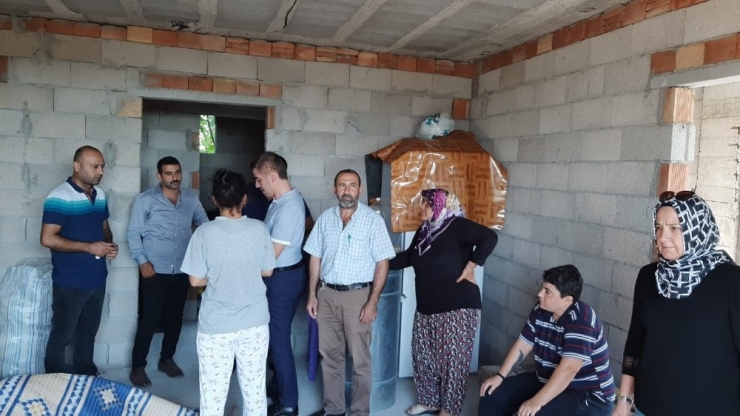 İnşaatta Yaşayan Kanser Hastası Anne Kıza Yardım Eli Uzandı