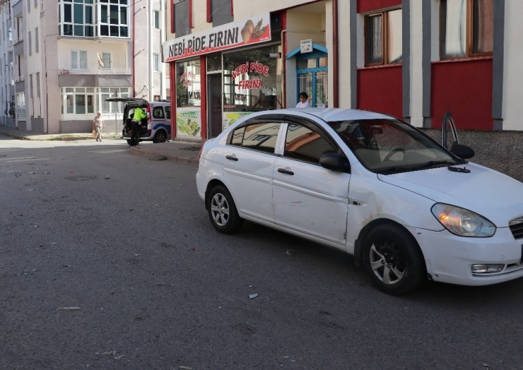Kaza Yaptı, Motosikleti Bırakıp Kaçtı