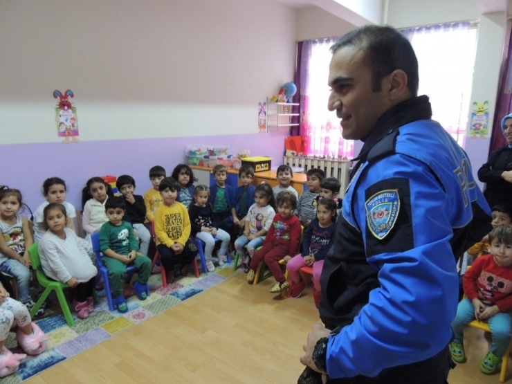 Tdp Polisleri Çocukları Bilgilendirdi