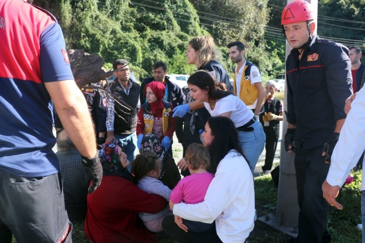 Beton Mikserinin Çarptığı Otomobil Refüje Çıktı: 6 Yaralı