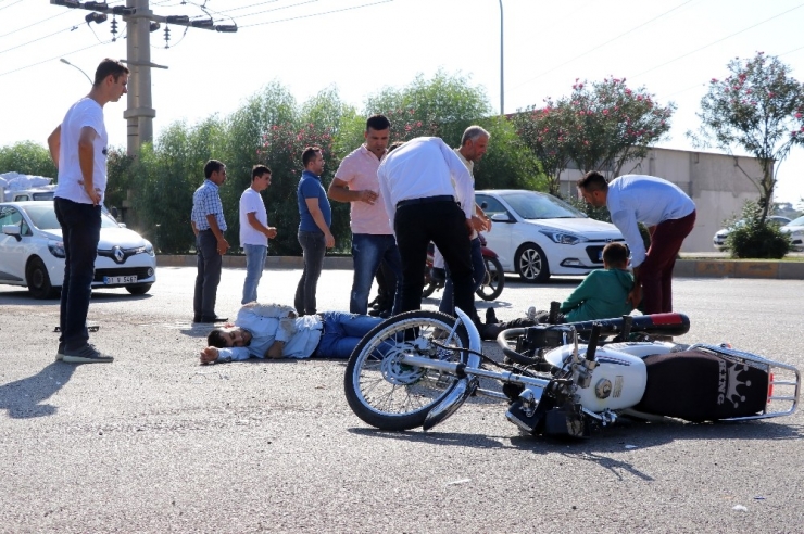 Vatandaşlar Yaralıya Elleriyle Su İçirdi