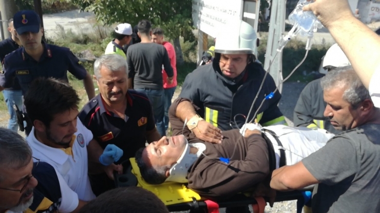 Tur Otobüsü Kaza Yaptı, Çok Sayıda Turist Yaralandı