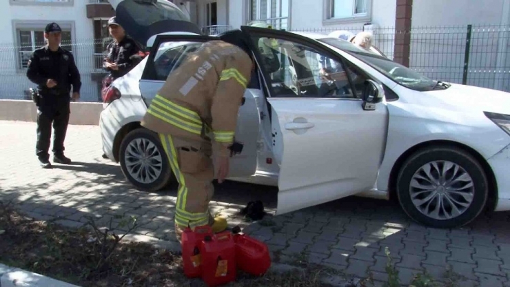 Ailevi Sorunları Olan Bir Kişi Kendini Yakmak İstedi