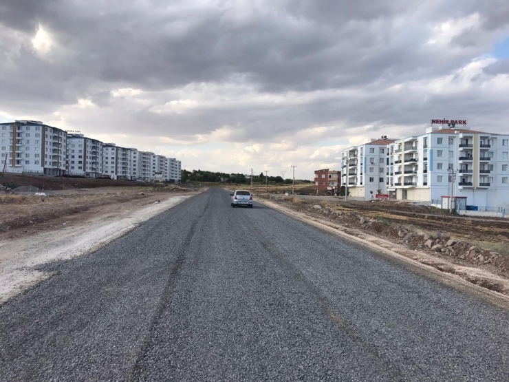 Büyükşehir Belediyesi’nin Yol Yapım Çalışmaları Devam Ediyor