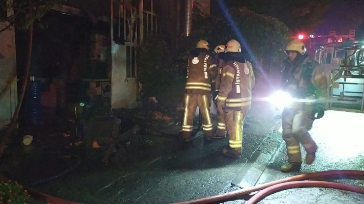 Esenyurt’ta Bir Fabrika Alev Alev Yandı