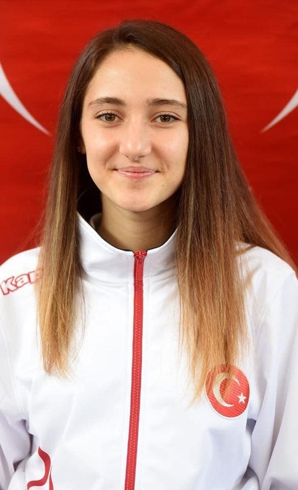 Lise Öğrencisinden Tekvandoda Altın Madalya