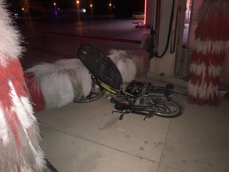 Motosiklet Çalan Şüpheliler Araç Yıkamada Yakalandı