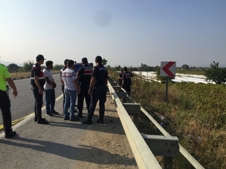 Manisa’da Boğazı Kesilmiş Erkek Cesedi Bulundu