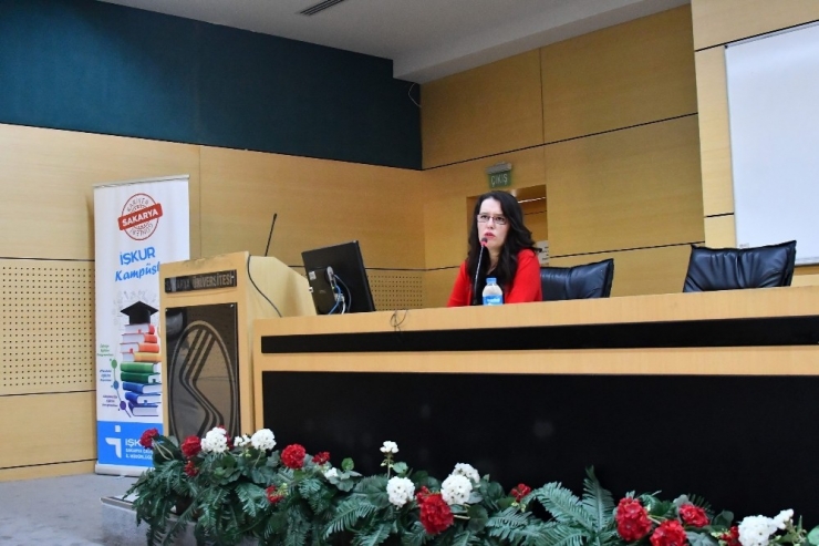 ‘Kariyer Yolunda’ Başlıklı Etkinlik Saü’de Düzenlendi