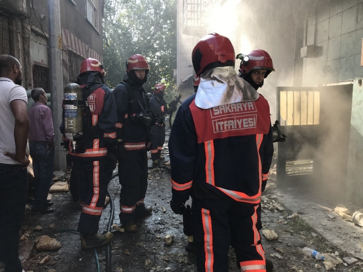 Sakarya’da Otelde Çıkan Yangın Paniğe Neden Oldu