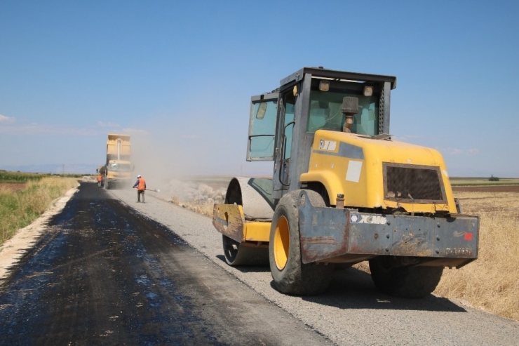 Büyükşehir Kırsalda Yol Çalışmalarını Sürdürüyor