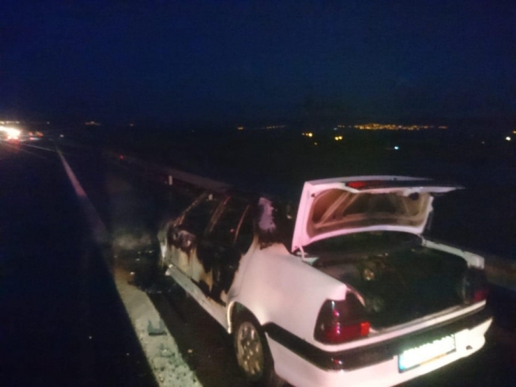 Seyir Halinde Alev Alan Araç Kullanılmaz Hale Geldi