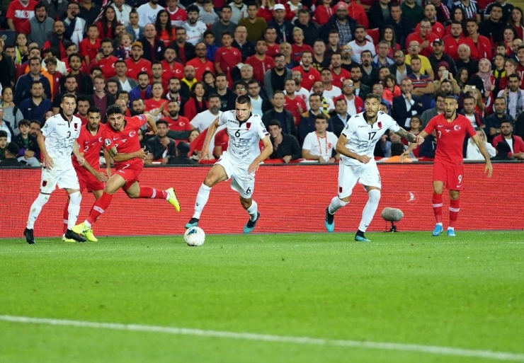Euro 2020 Elemeleri: Türkiye: 0 - Arnavutluk: 0 (İlk Yarı)