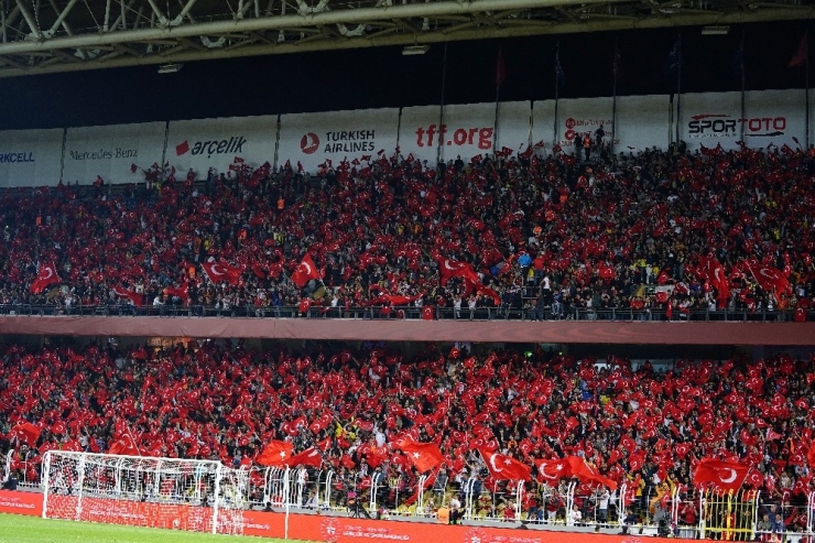 Milli Maça Yoğun İlgi