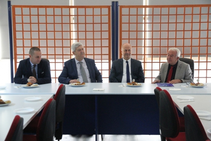 Adü İletişim Fakültesi Akademik Kurulu Toplandı