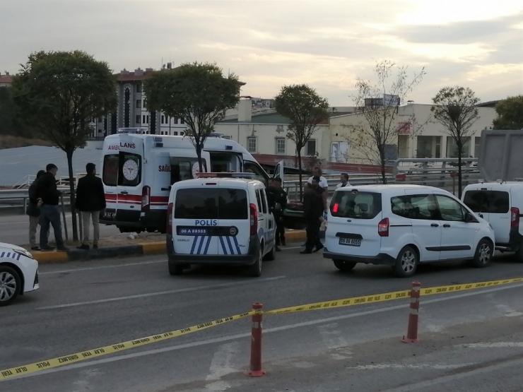 Kamyonun Çarptığı Yaşlı Adam Hayatını Kaybetti