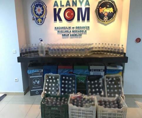 Alanya’da 225 Şişe Sahte İçki Ele Geçirildi