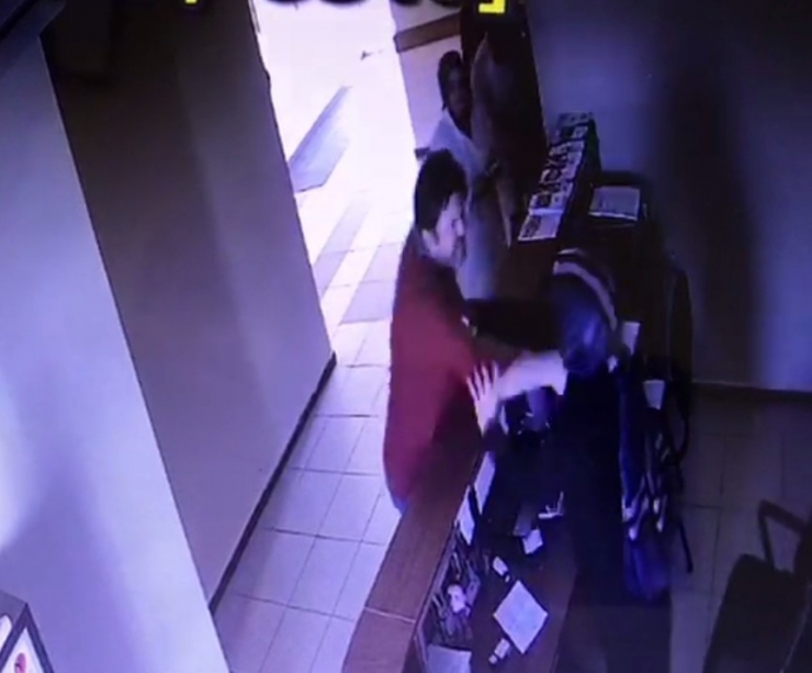 Aile Sağlığı Merkezinde Dehşet Anları Kamerada