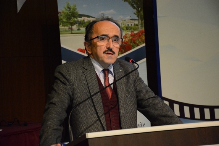 Eğitimdeki Yenilik Ve Teknoloji Konuşuldu